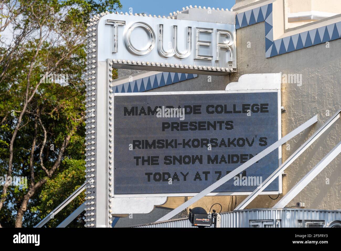 Entrance sign miami dade hi-res stock photography and images - Alamy