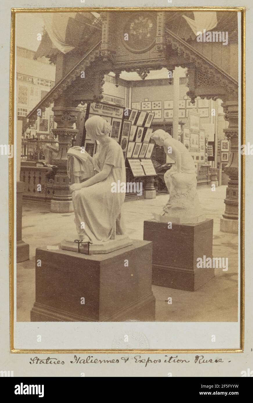 Statues Italiennes et Exposition Russe. Léon & Lévy (French, active 1864 - 1913 or 1920) Stock Photo