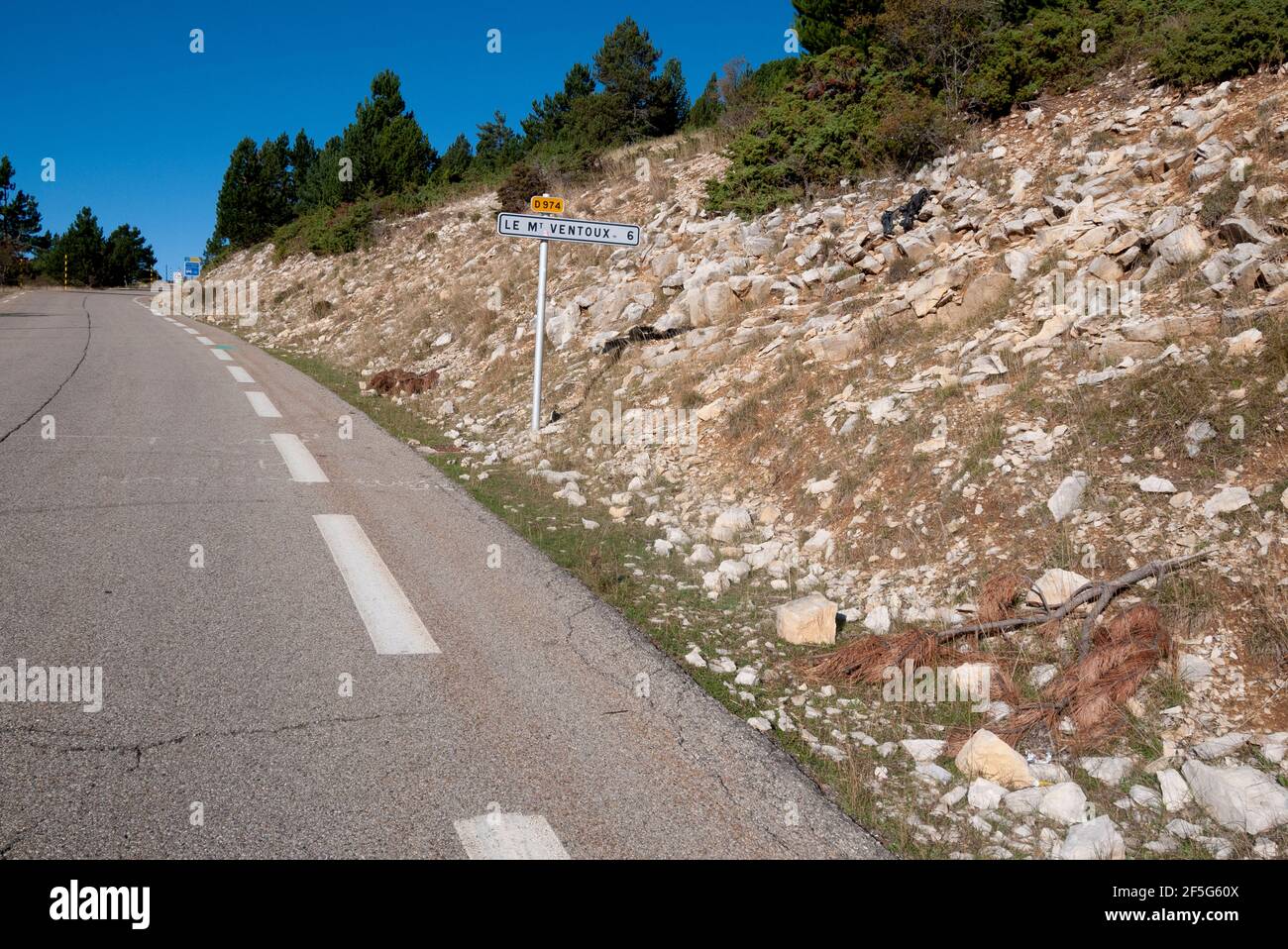 Signpost to the summit. Mont Ventoux, Vaucluse, Provence, France Stock Photo