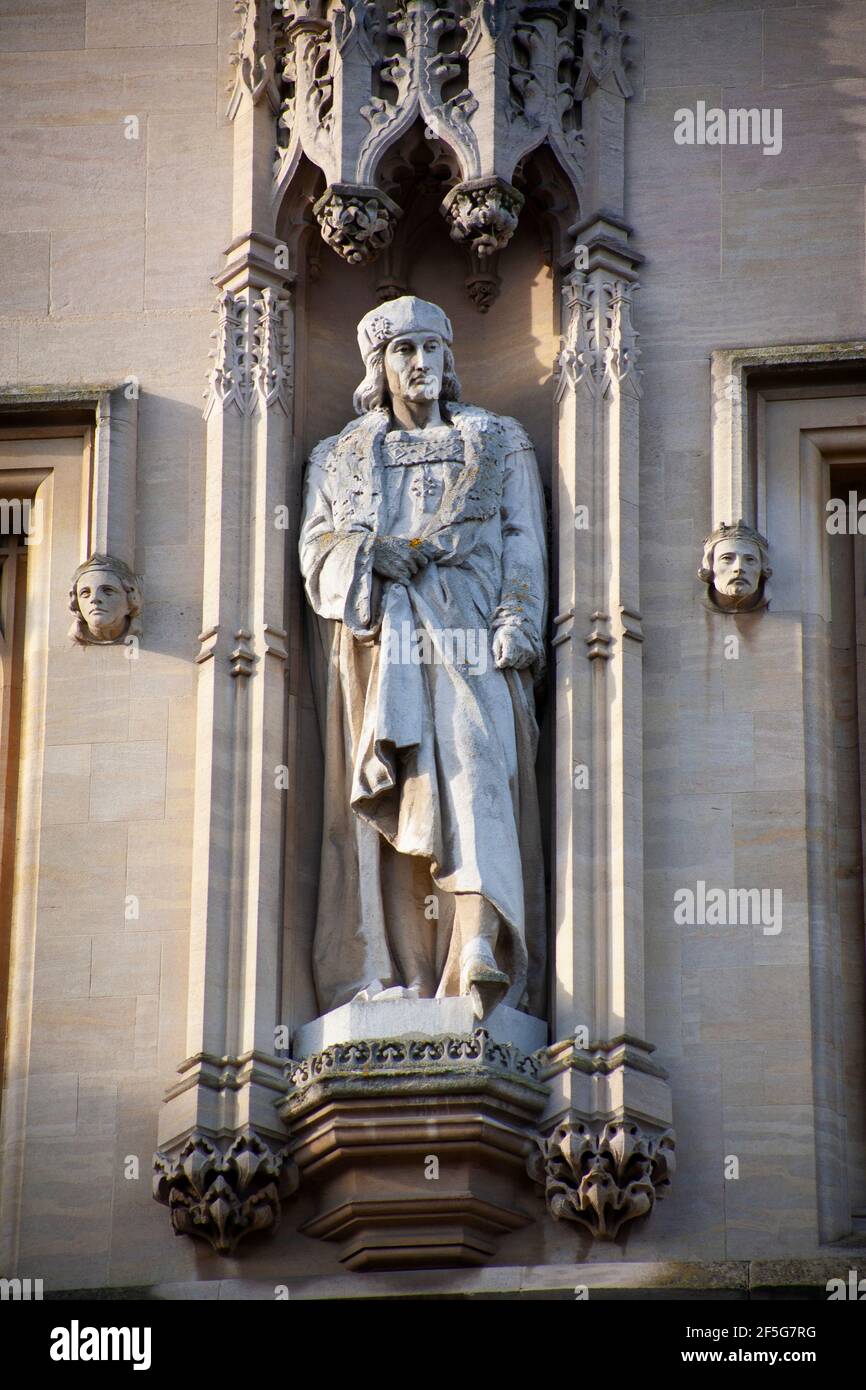 Statue of King Henry VII at the Wilkins Building, King's College, Cambridge. Architectural detail. Stock Photo