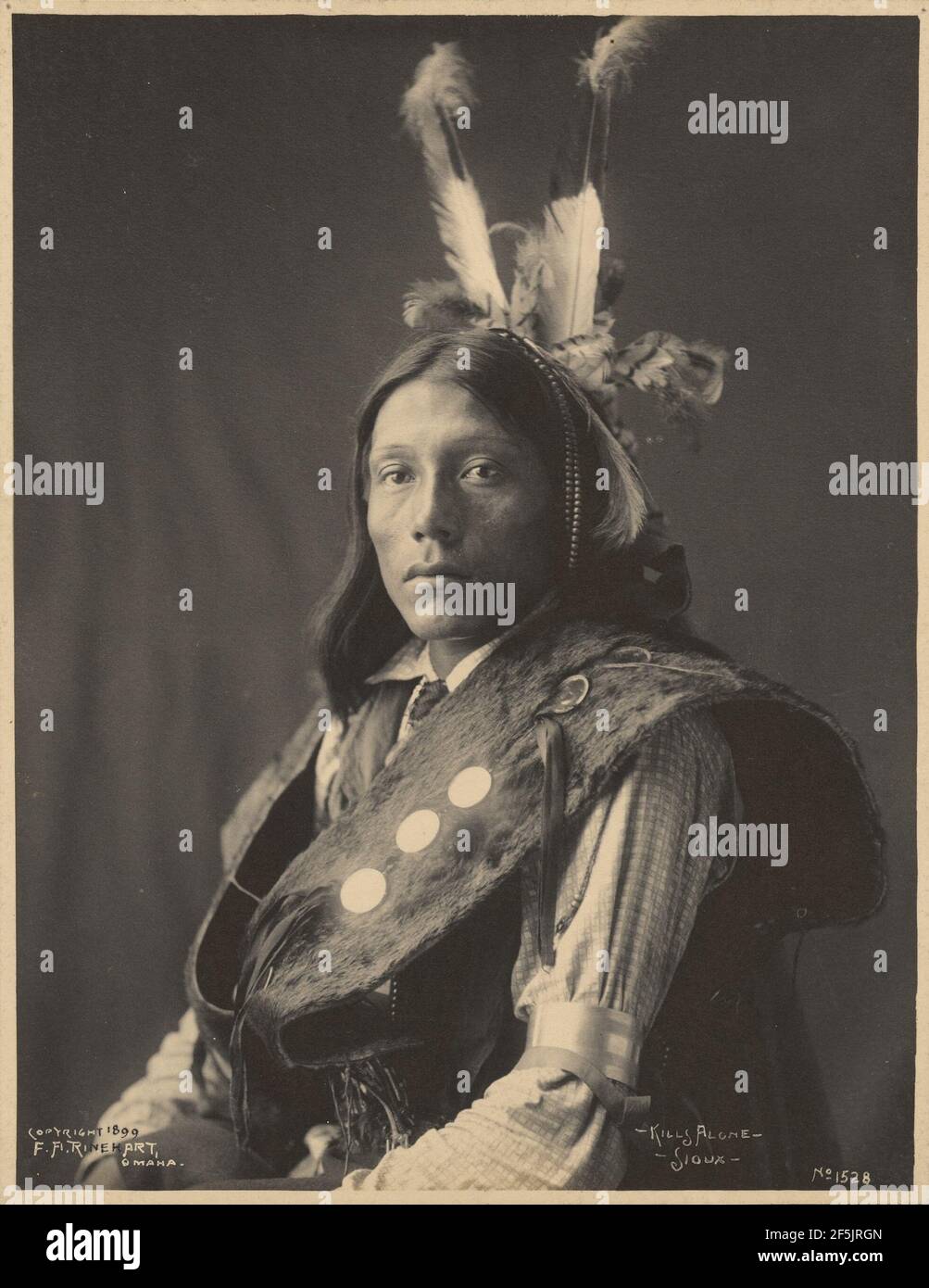 Sioux native indian warrior hi-res stock photography and images - Alamy