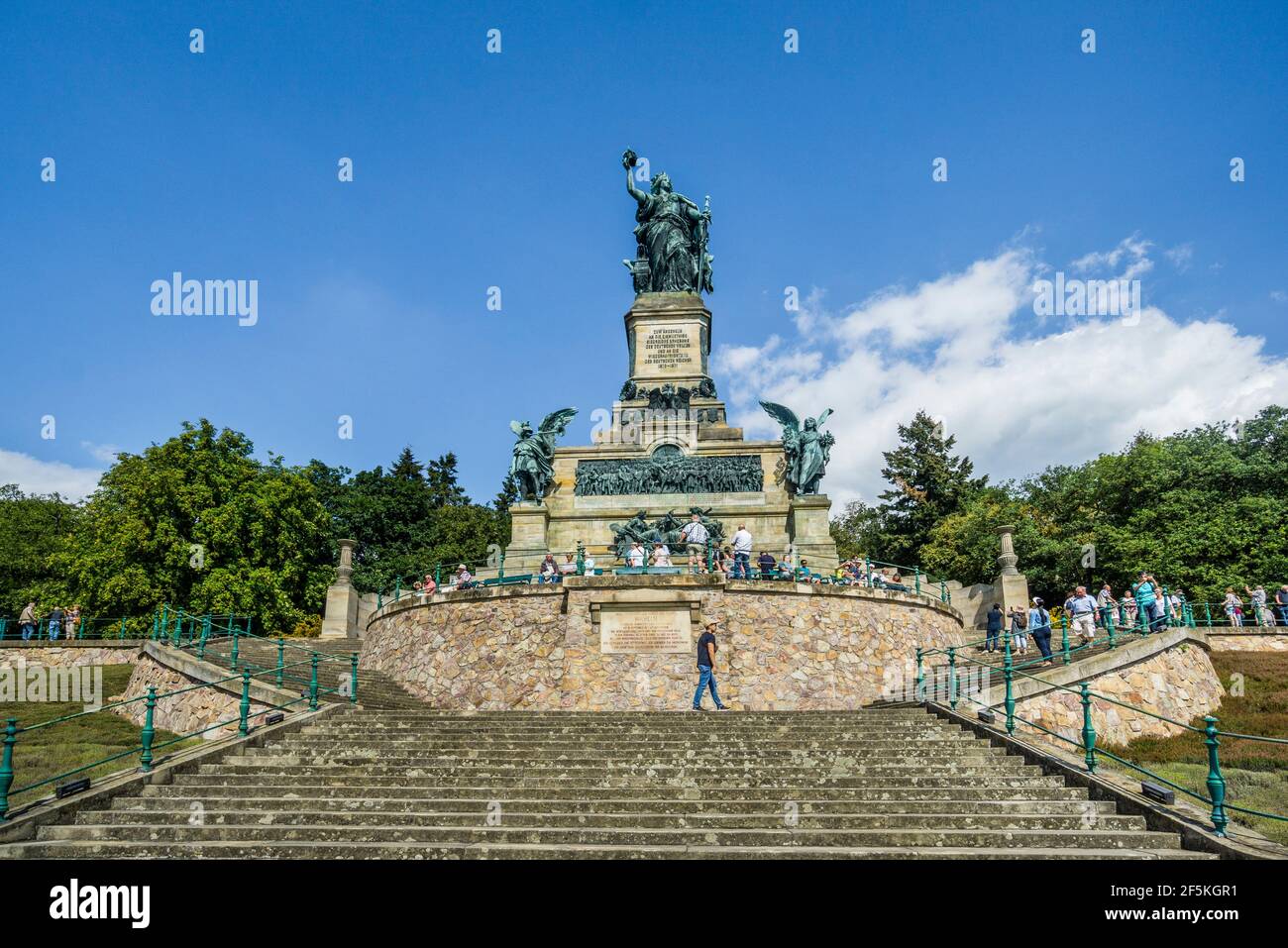 Germania figure of the Niederwalddenkmal holding the recovered crown and the Imperial Sword, Rüdesheim, Hesse, Germany Stock Photo