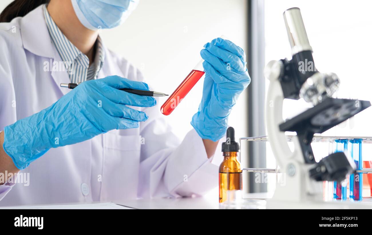 Forensic science student hi-res stock photography and images - Alamy