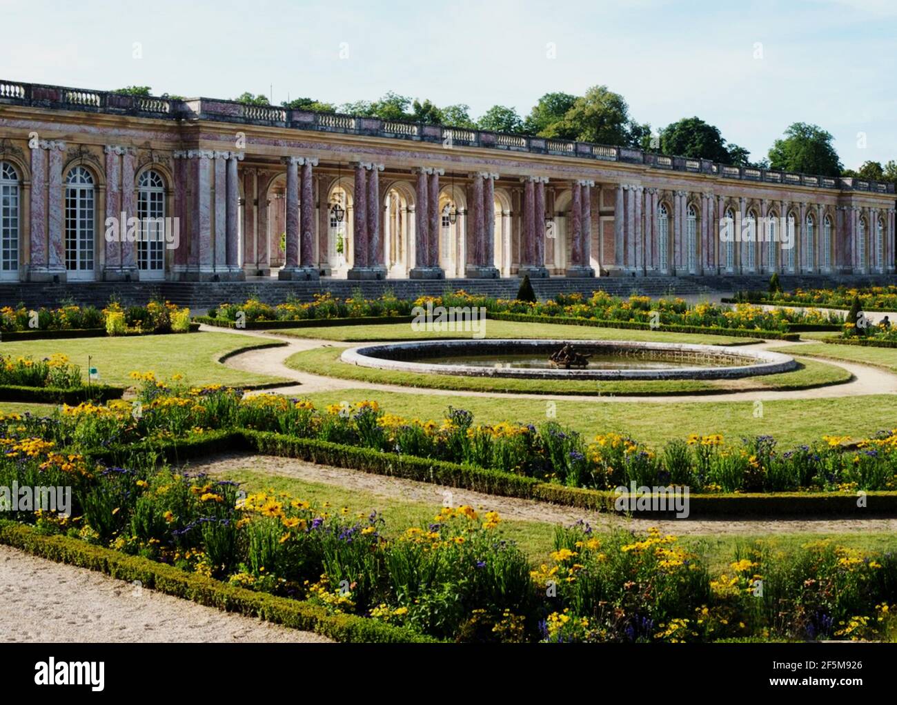 Версаль садовый. Малый Трианон в Версале. Большой Трианон (мраморный Трианон). Дворец большой Трианон. Парк Версаль большой Трианон.