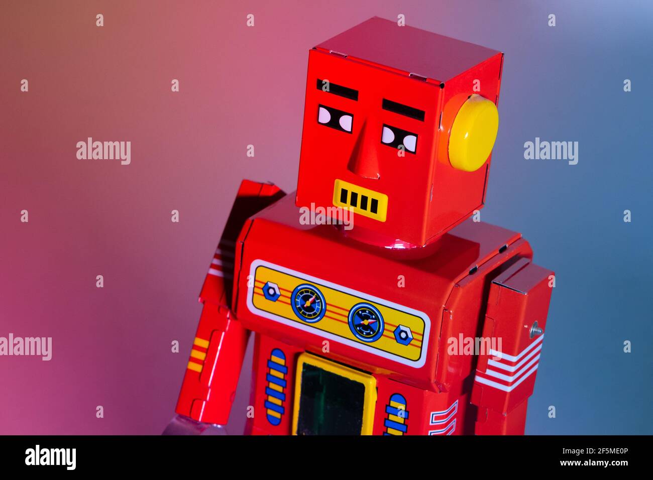 Wind up toy robot Stock Photo - Alamy