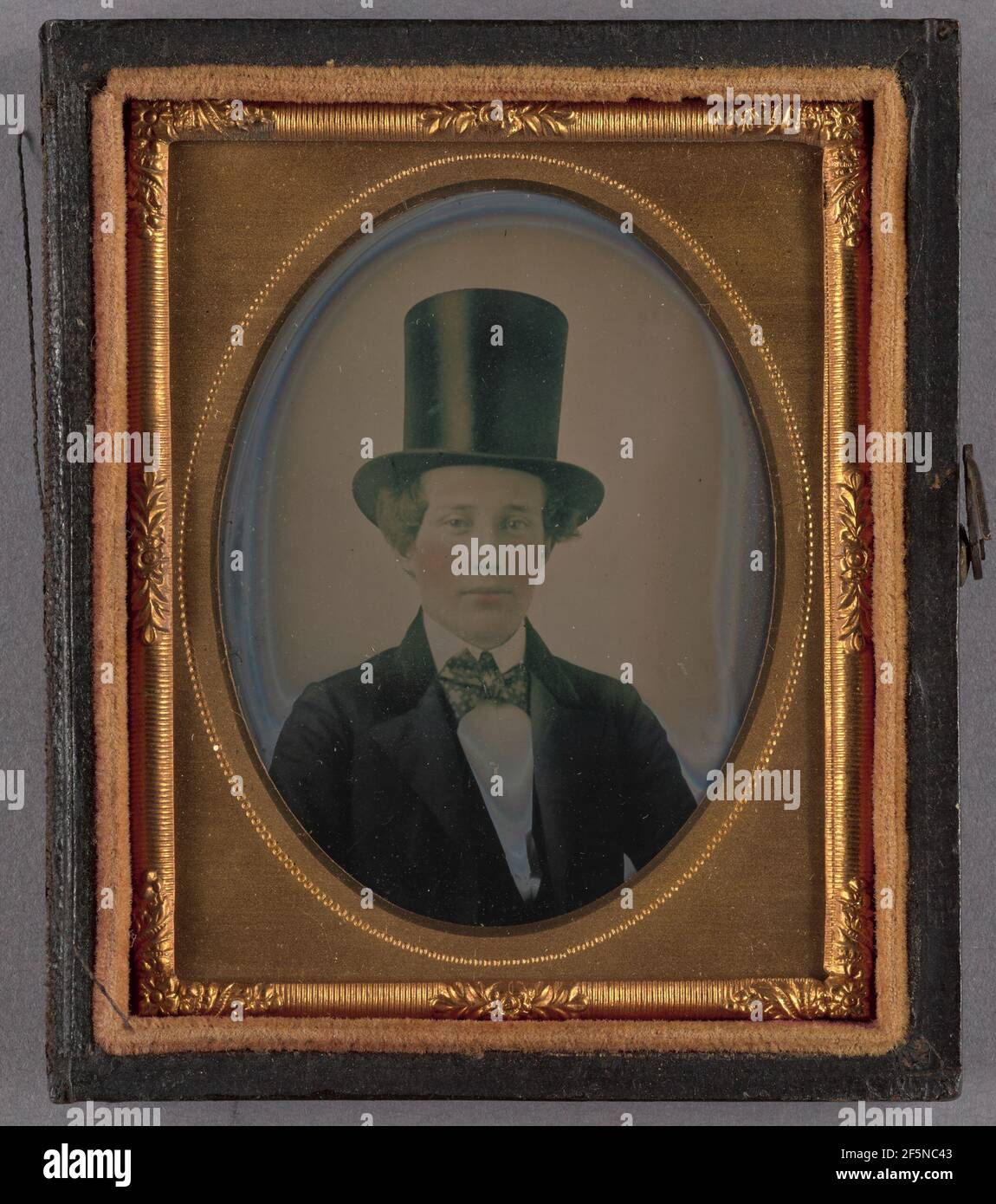 Young victorian man top hat hi-res stock photography and images - Alamy