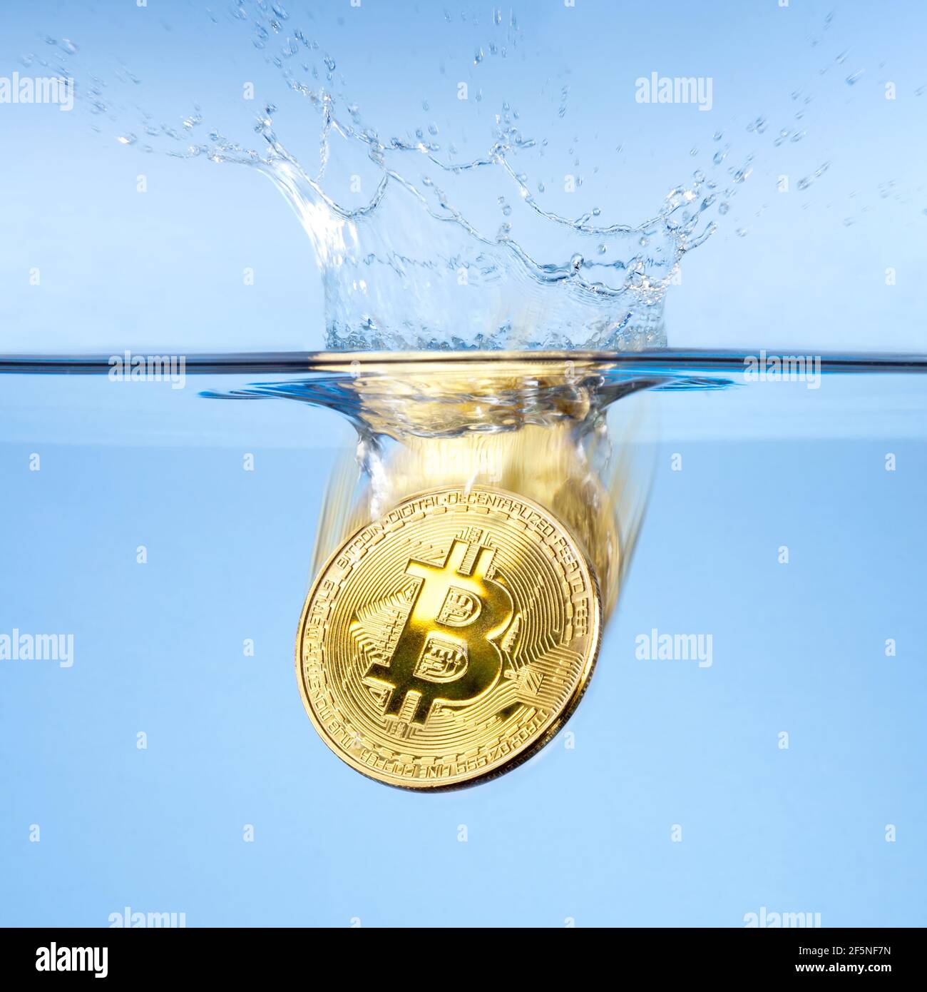Konzeptfoto  Wertverlust beim Bitcoin Stock Photo