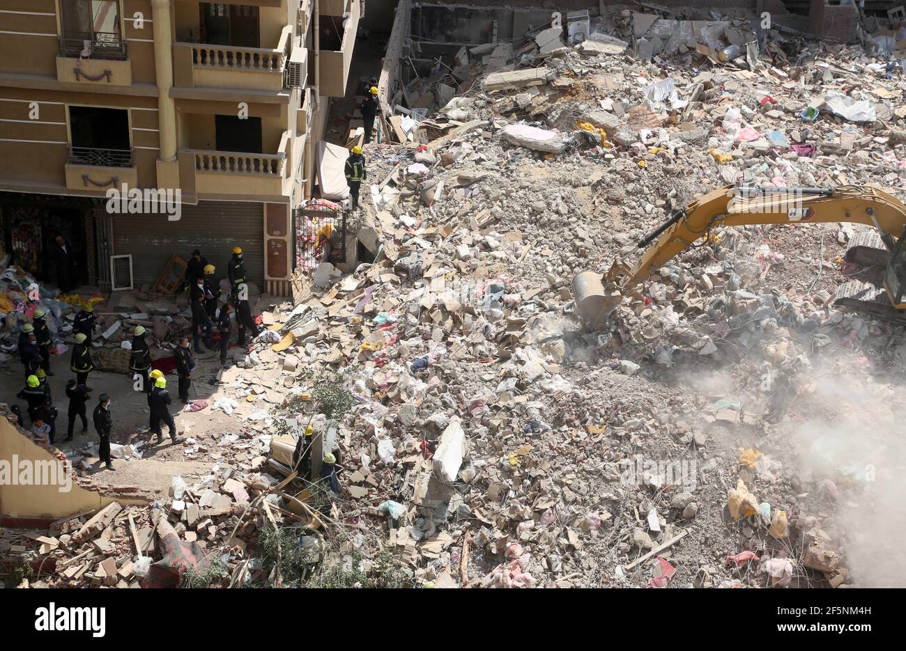 Egypt cairo building collapse hi-res stock photography and images - Alamy