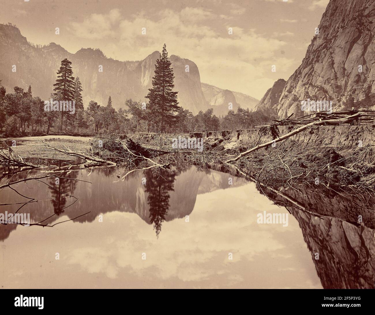 Down yosemite valley hi-res stock photography and images - Alamy