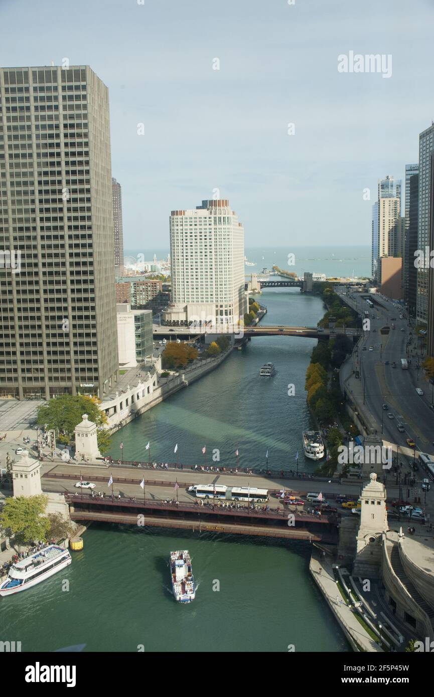Sightseeing boats on the Chicago River, Chicago, Illinois Stock Photo ...