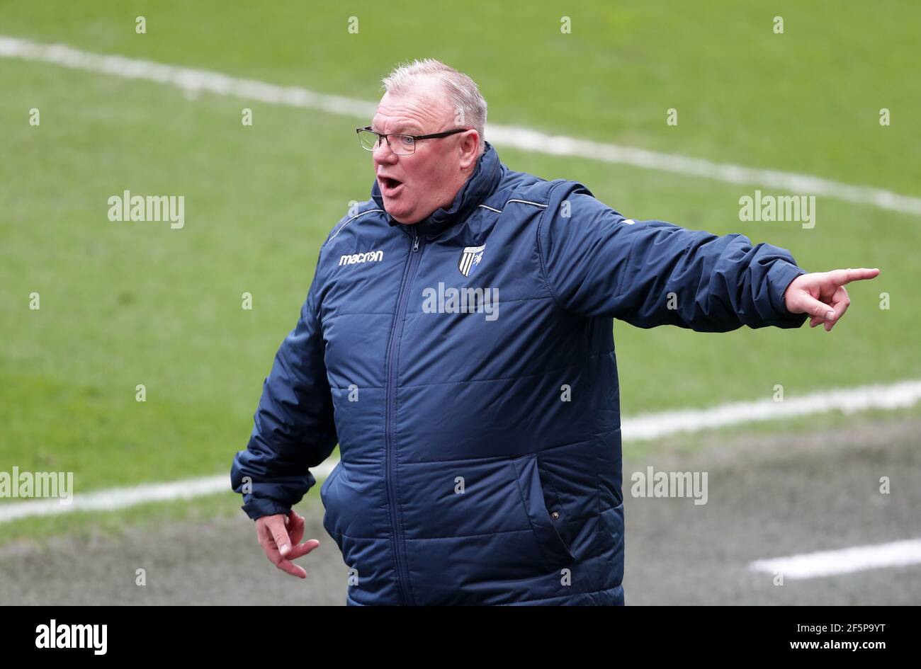 Gillingham manager Steve Evans gestures on the touchline during the Sky Bet League One match at the KCOM Stadium, Kingston upon Hull. Picture date: Saturday March 27, 2021. Stock Photo