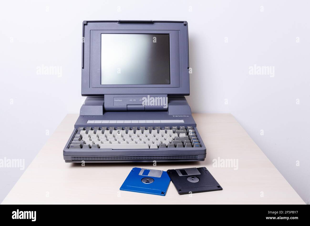 Toshiba t3100e, 1986, personal computer PC Laptop Notebook on office