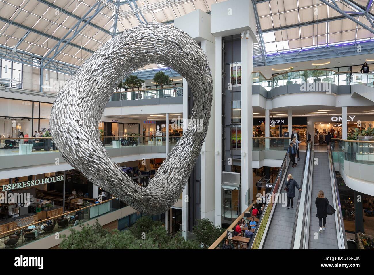 Large shopping centre hi-res stock photography and images - Alamy