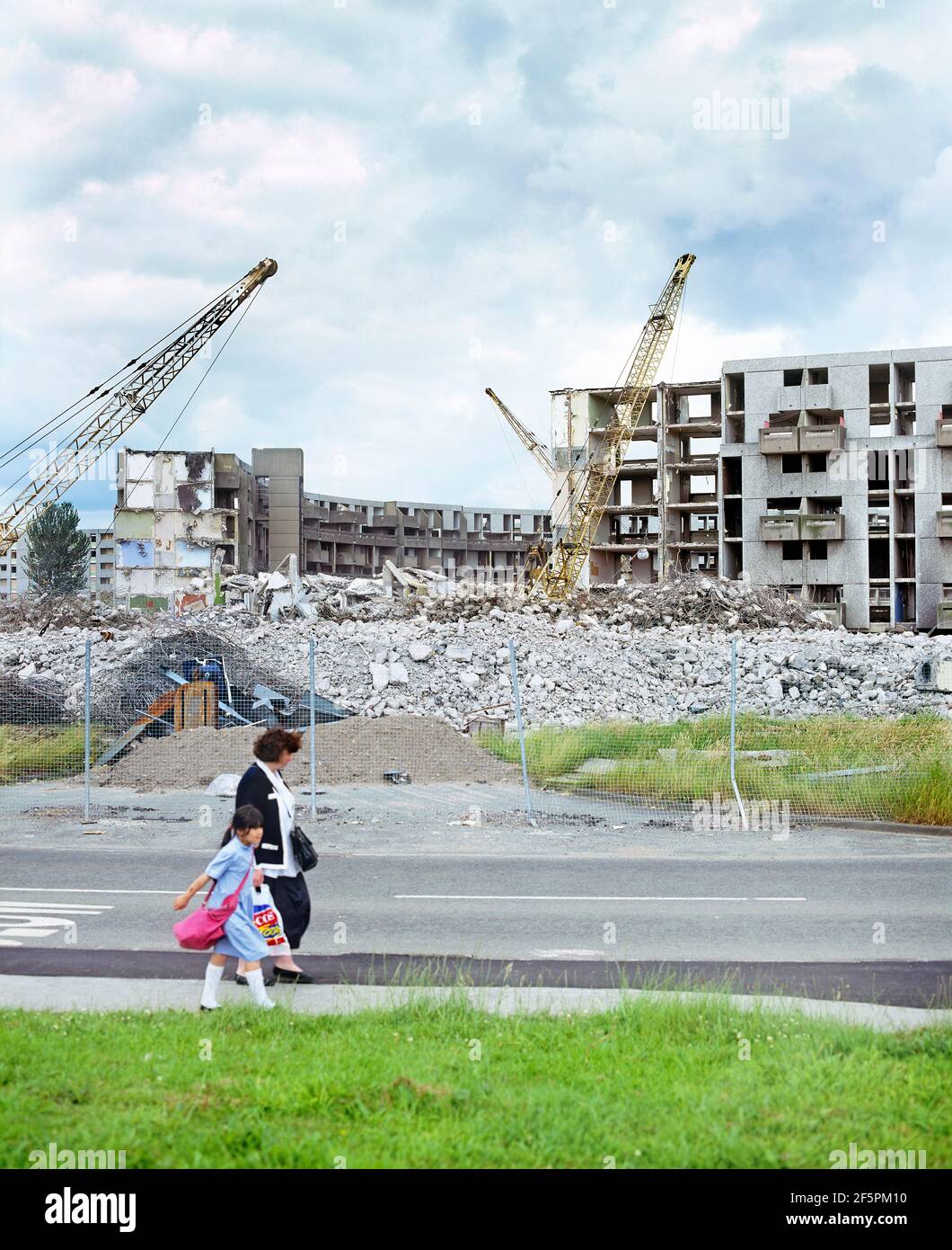 Demolishing the notorious Hulme Crescents, Manchester in 1995. Stock Photo