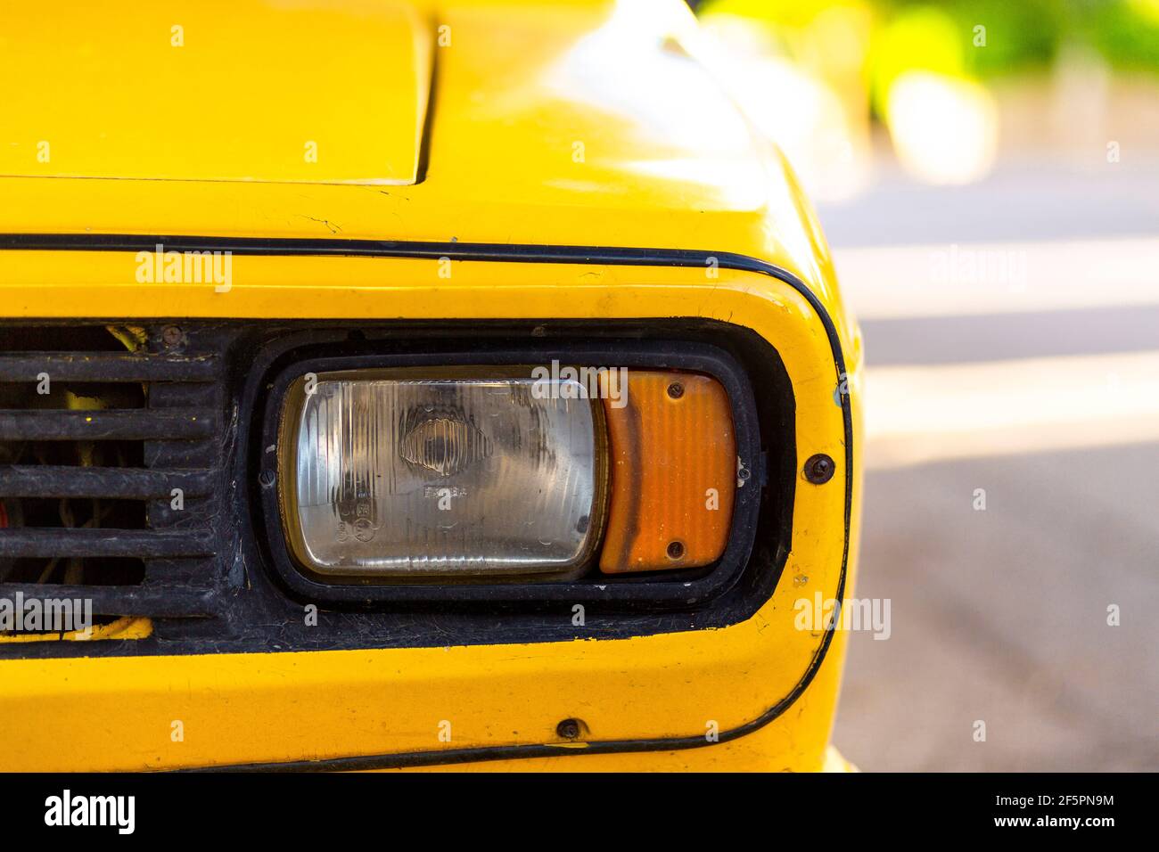 Antique yellow car hi-res stock photography and images - Alamy