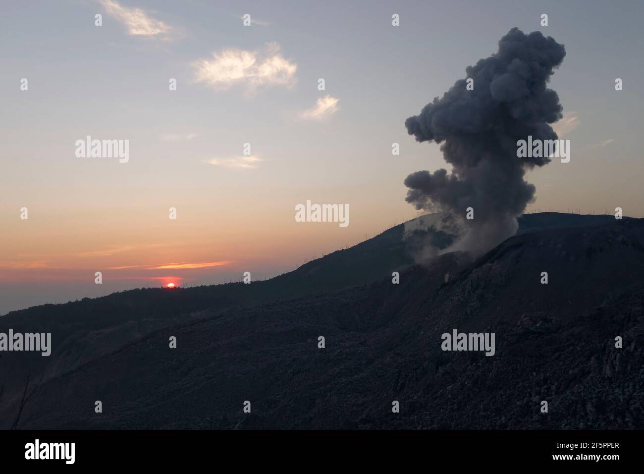 Ibu volcano eruption (Halmahera, Maluku Islands, Indonesia Stock Photo