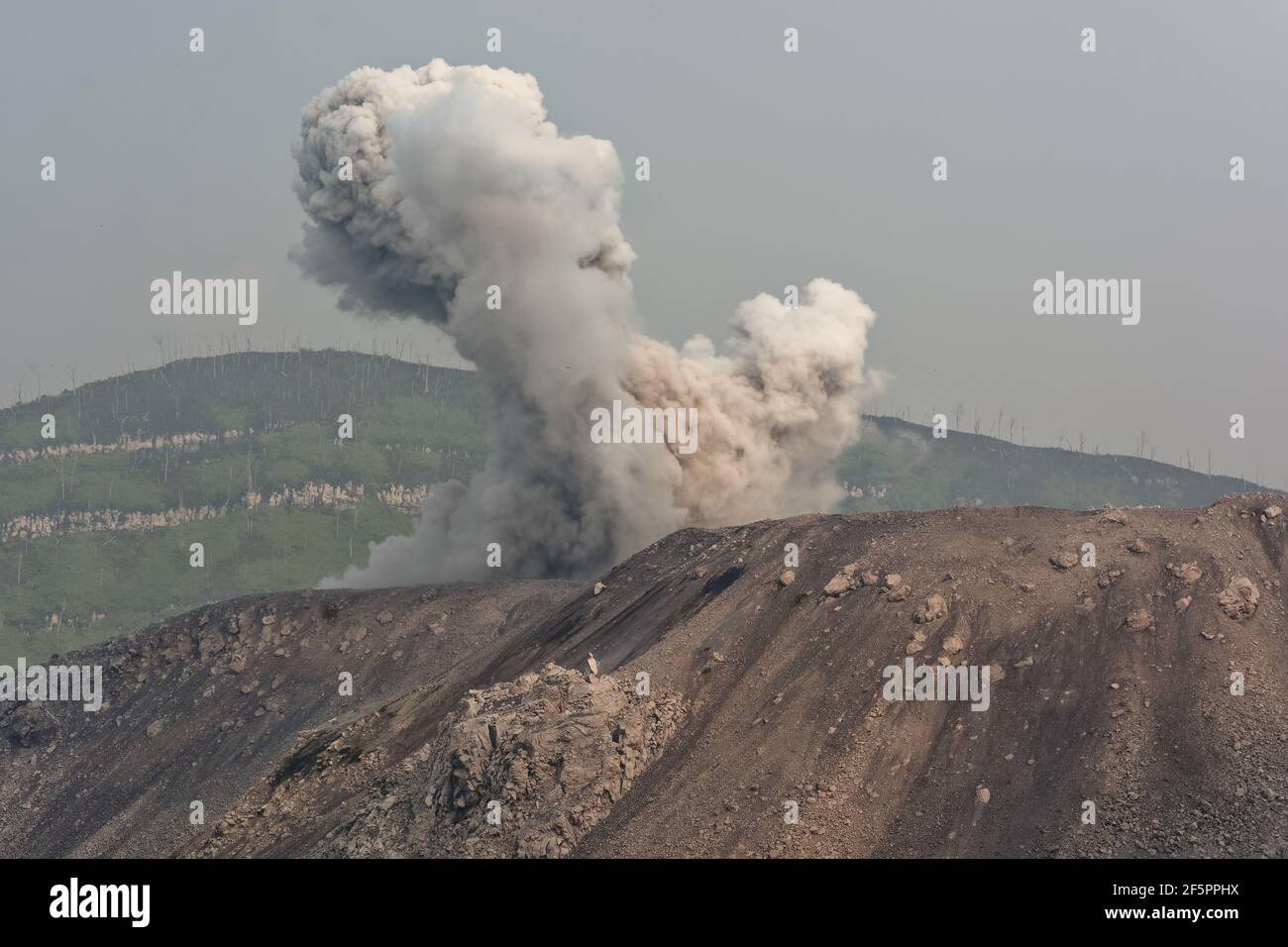Ibu volcano eruption (Halmahera, Maluku Islands, Indonesia Stock Photo