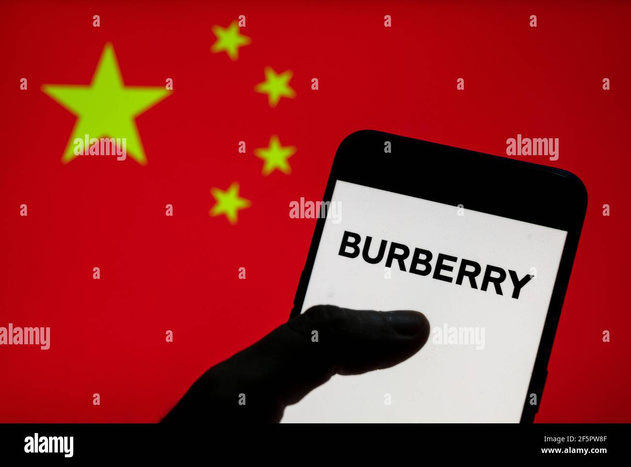 Bevis forberede farmaceut In this photo illustration, the British luxury fashion brand Burberry logo  seen on an Android mobile device with People's Republic of China flag in  the background Stock Photo - Alamy
