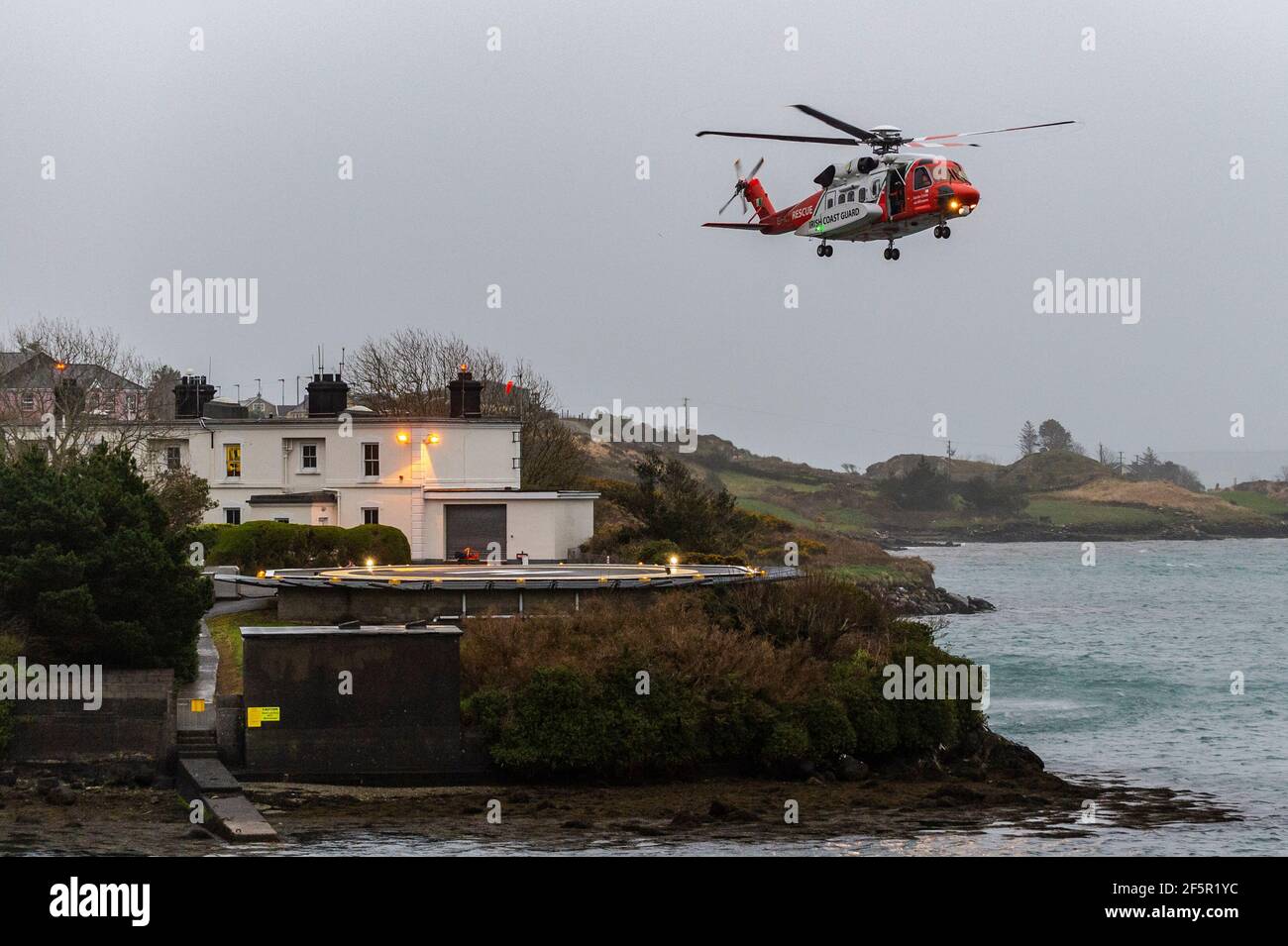 rescue-115-helicopter-hi-res-stock-photography-and-images-alamy