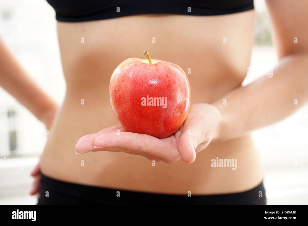 Theory or practice in German language Theorie oder Praxis on computer keyboard Stock Photo