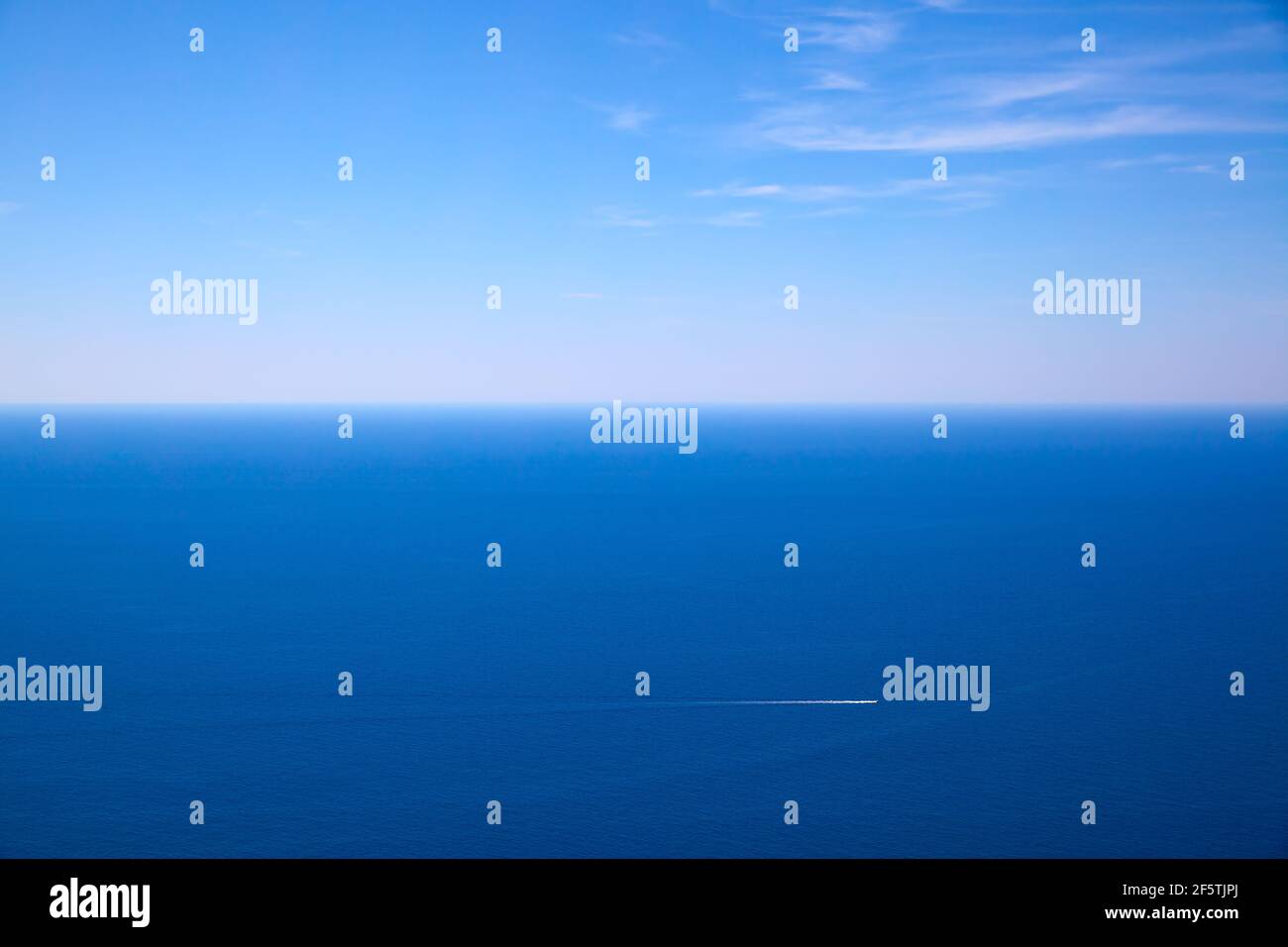 Horizon backdrop hi-res stock photography and images - Alamy