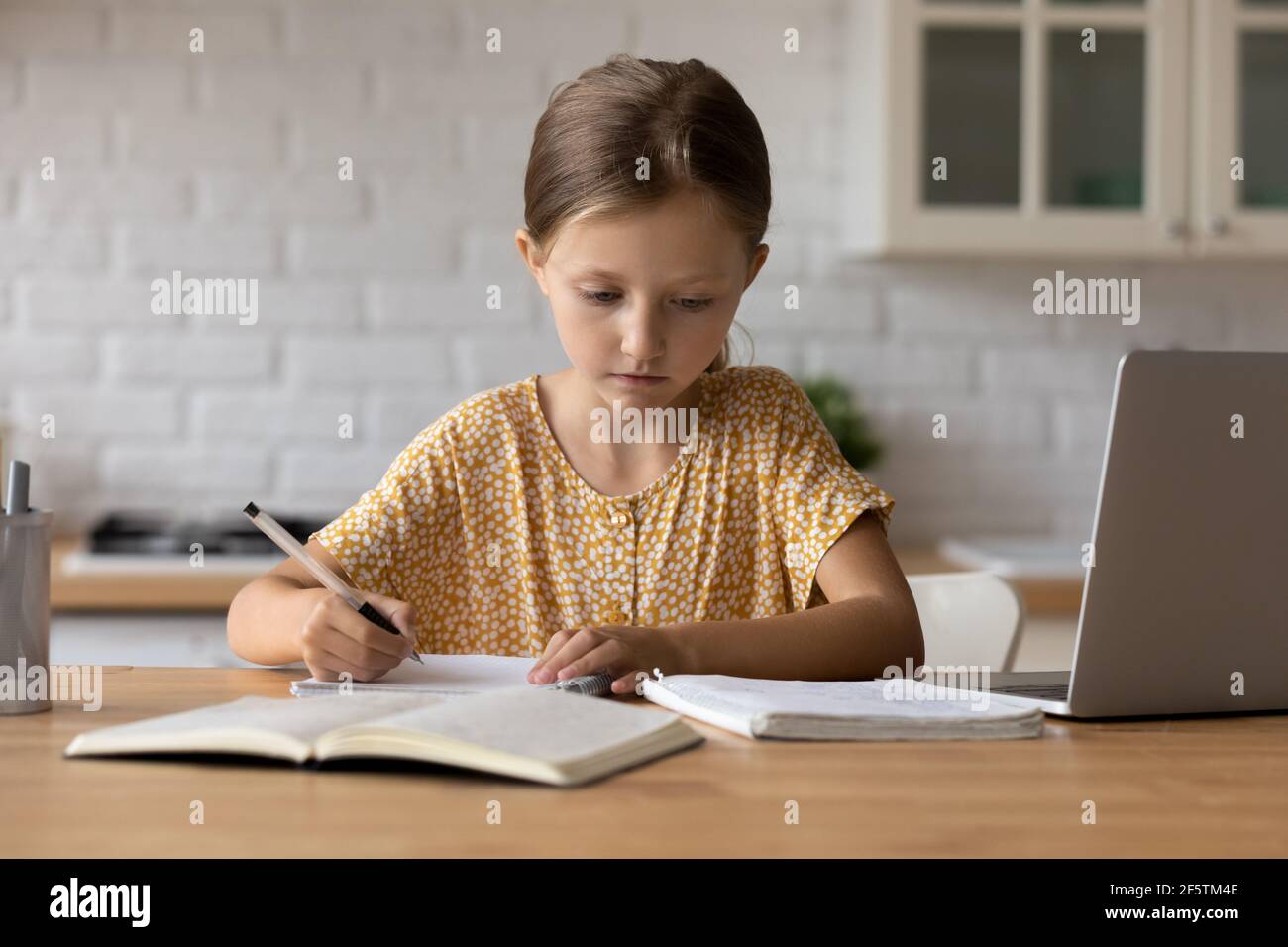 Smart schoolgirl hi-res stock photography and images - Alamy