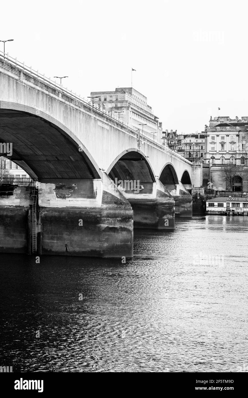 Oxo building river thames Black and White Stock Photos & Images - Alamy