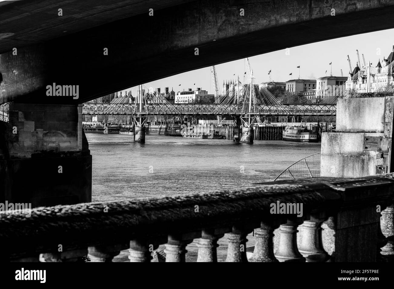 Oxo building river thames Black and White Stock Photos & Images - Alamy