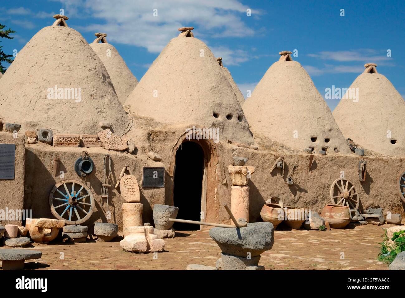 Harran, mud brick, mud house, traditional beehive shaped mud houses