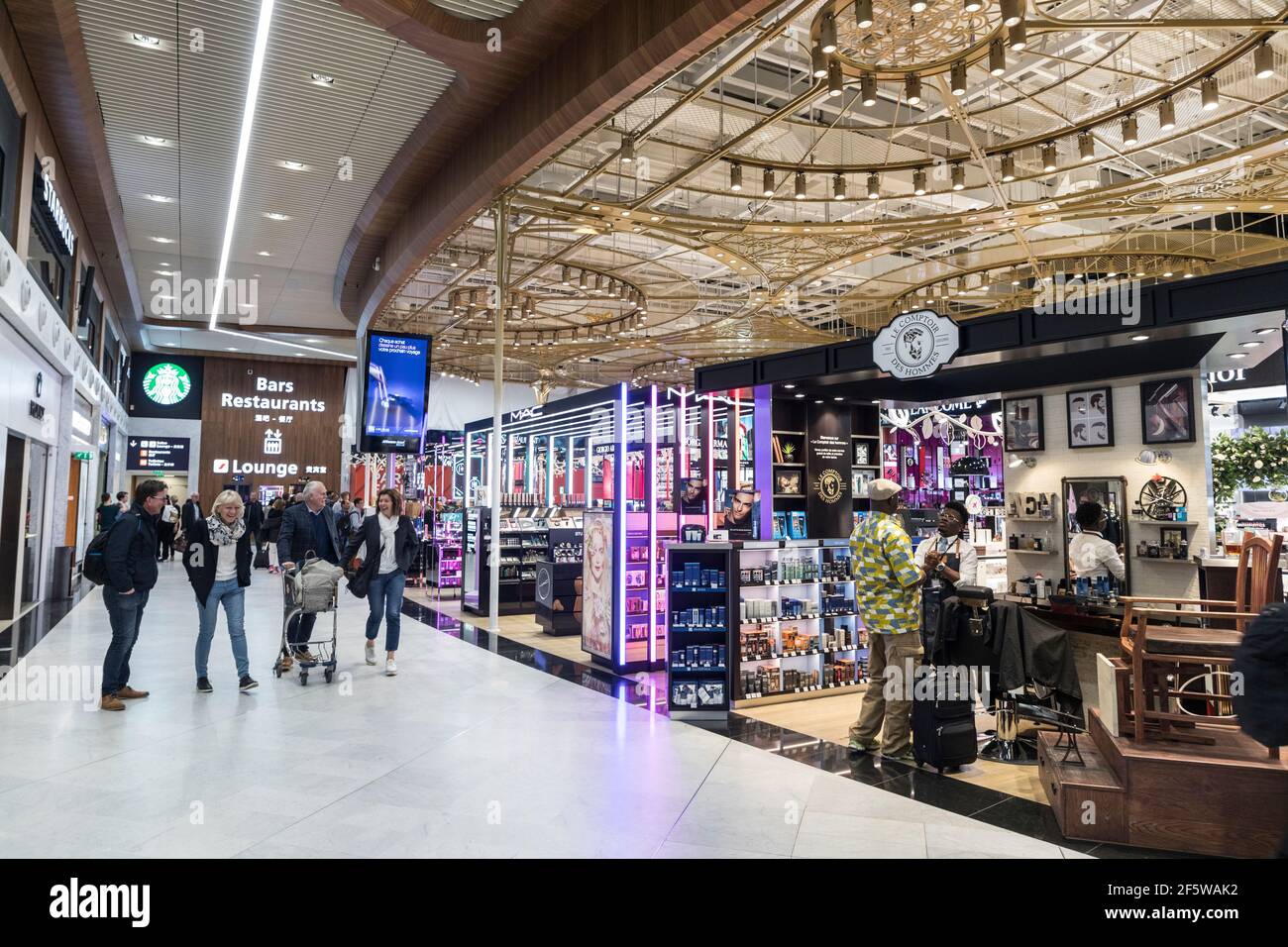 Duty free shopping paris hi-res stock photography and images - Alamy