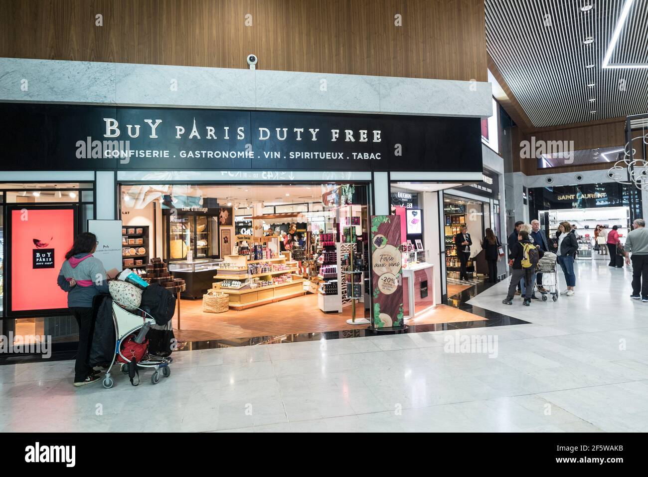 Duty free shopping, Charles de Gaulle airport, Paris, France Stock Photo -  Alamy