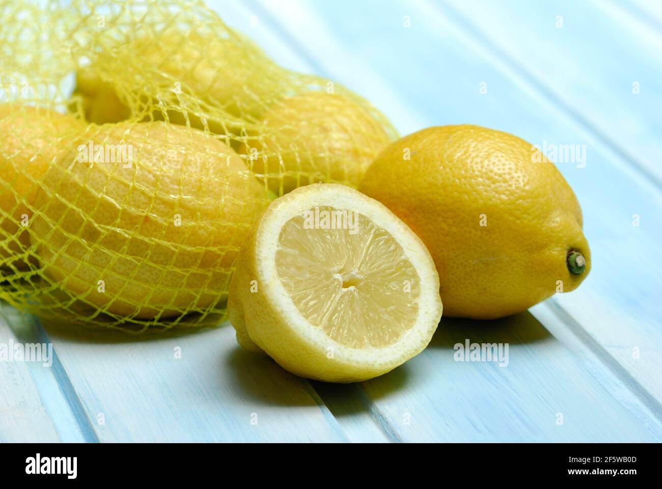 Bag of lemons hi-res stock photography and images - Alamy