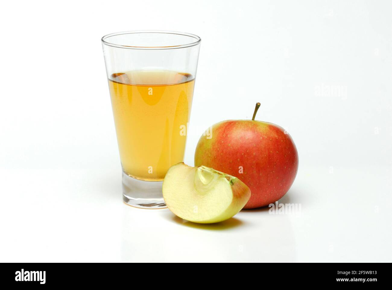 Glass of apple juice and apple, fruit juice, juice, fruit juice Stock Photo
