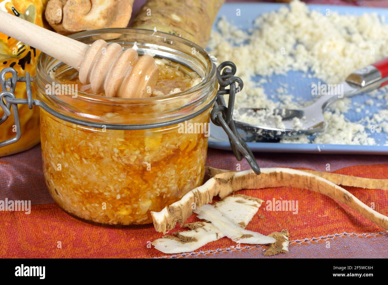 Production horseradish syrup (Cochlearia armoracia) with honey