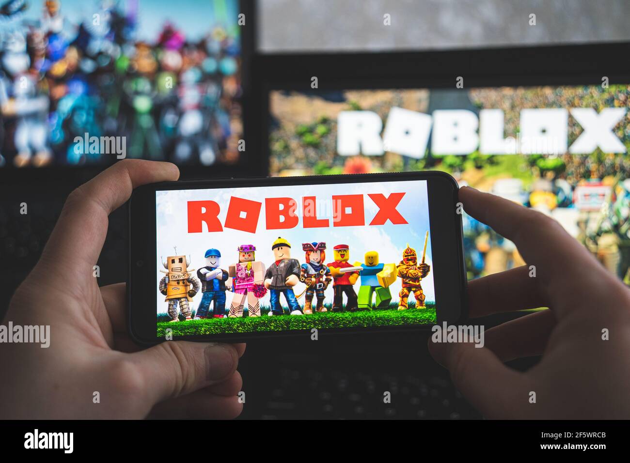 Kazan Rússia Agosto 2021 Roblox Uma Plataforma Jogos Online Sistema —  Fotografia de Stock Editorial © stLegat #499297234