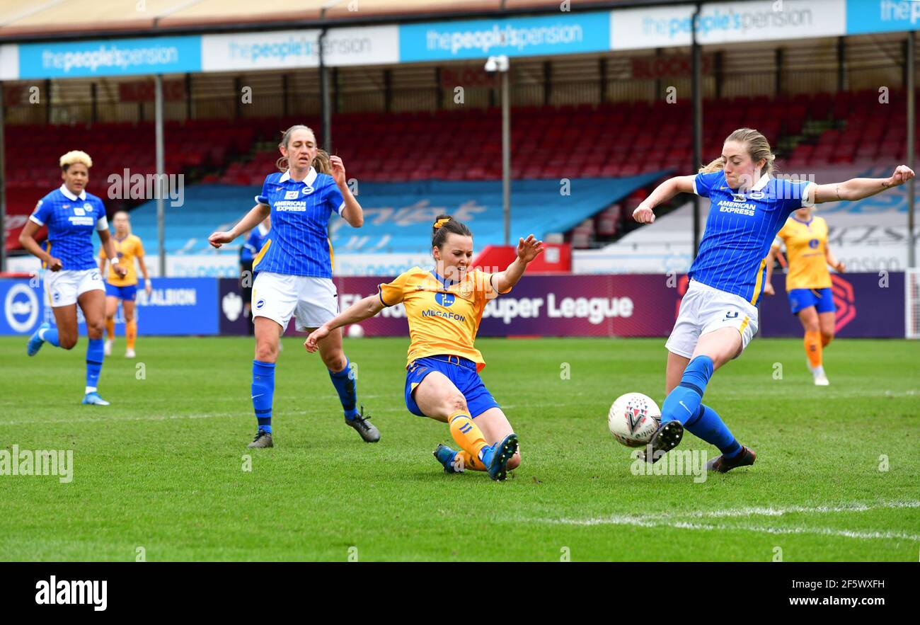 Crawley, UK. 28th Mar, 2021. Hayley Raso of Everton and Megan Connolly of Brighton and Hove Albion both go for the ball during the FA Women's Super League match between Brighton & Hove Albion Women and Everton Women at The People's Pension Stadium on March 28th 2021 in Crawley, United Kingdom. (Photo by Jeff Mood/phcimages.com) Credit: PHC Images/Alamy Live News Stock Photo