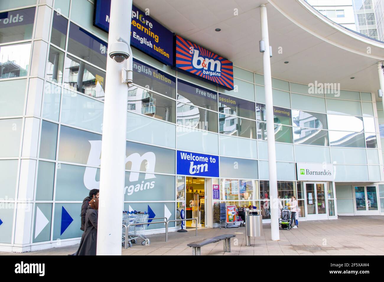 B And M Bargains Hi-res Stock Photography And Images - Alamy