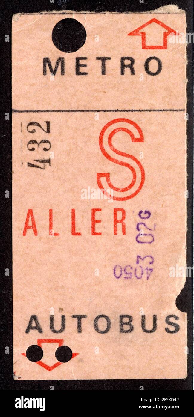 ticket de métro et autobus ancien, paris,france Stock Photo Alamy