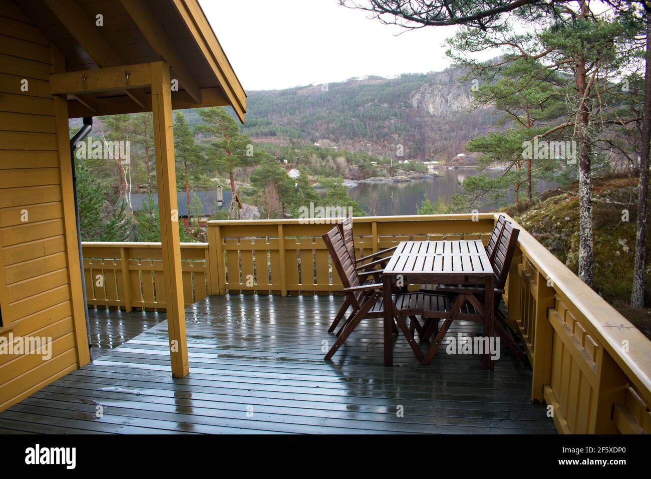 Beach house porch hi-res stock photography and images - Alamy