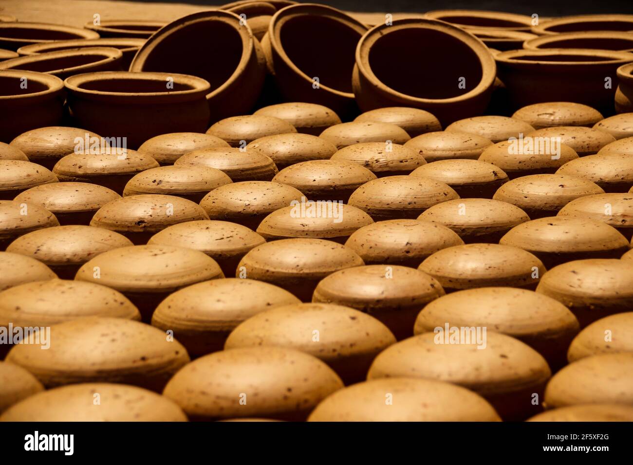 Group pottery hi-res stock photography and images - Alamy