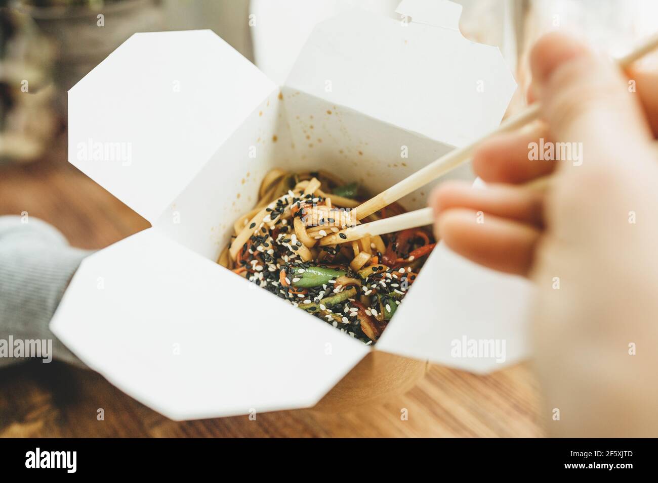 Soba noodle delivery hires stock photography and images Alamy
