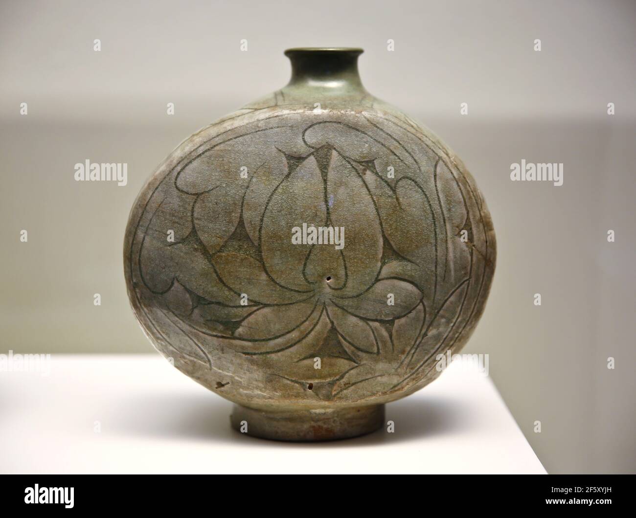 Glazed vase, 15th - 16th centuries. Joseon Dynasty. Buncheong ceramic, Korean pottery. Museum World Cultures. Barcelona. Spain. Stock Photo