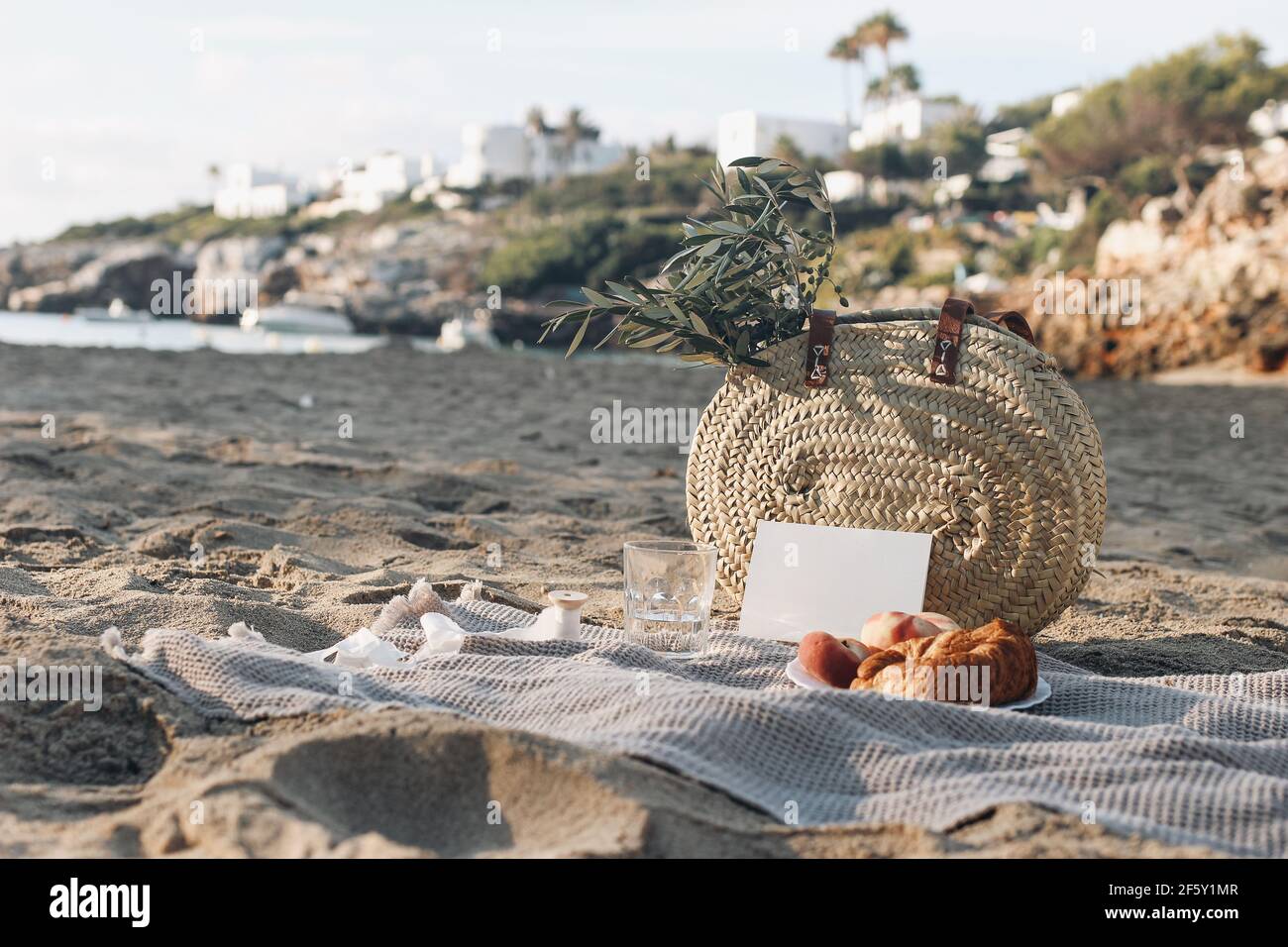 Picnic outdoors spain hi-res stock photography and images - Alamy