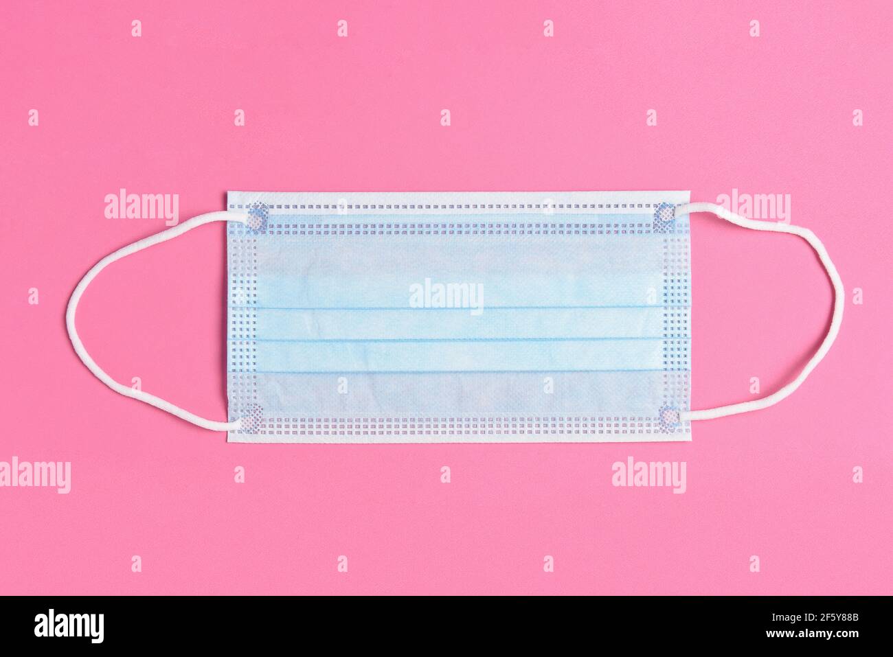 Blue surgical mask hi-res stock photography and images - Alamy