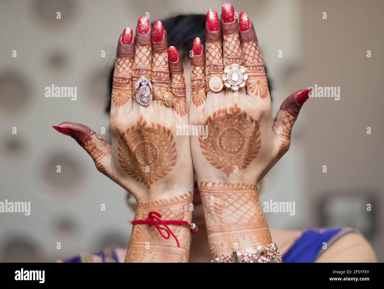 9 Beautiful and Trendy Stone Studded Mehndi Designs | Styles At Life
