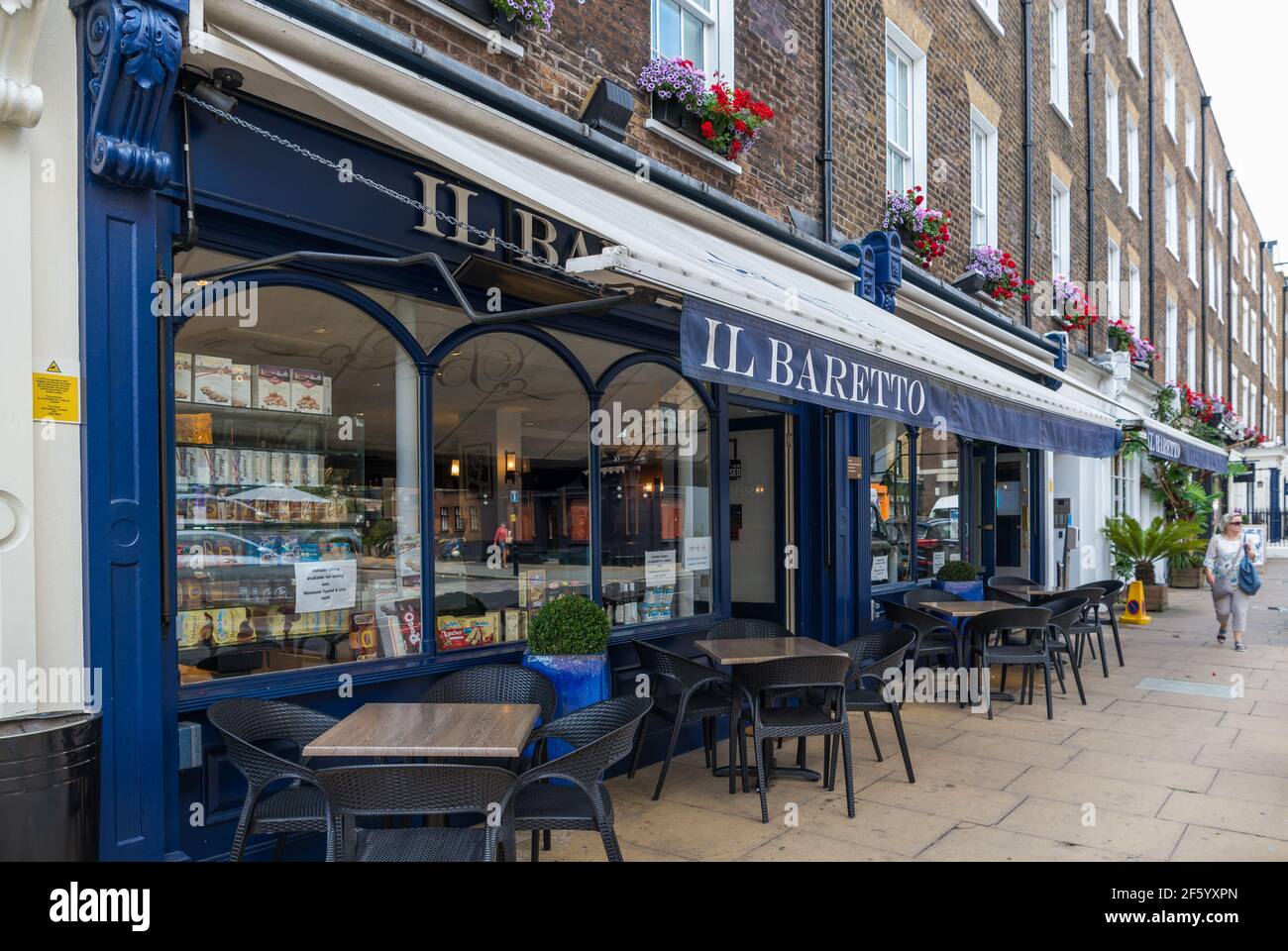 Il Baretto Italian restaurant with outdoor pavement tables and chairs