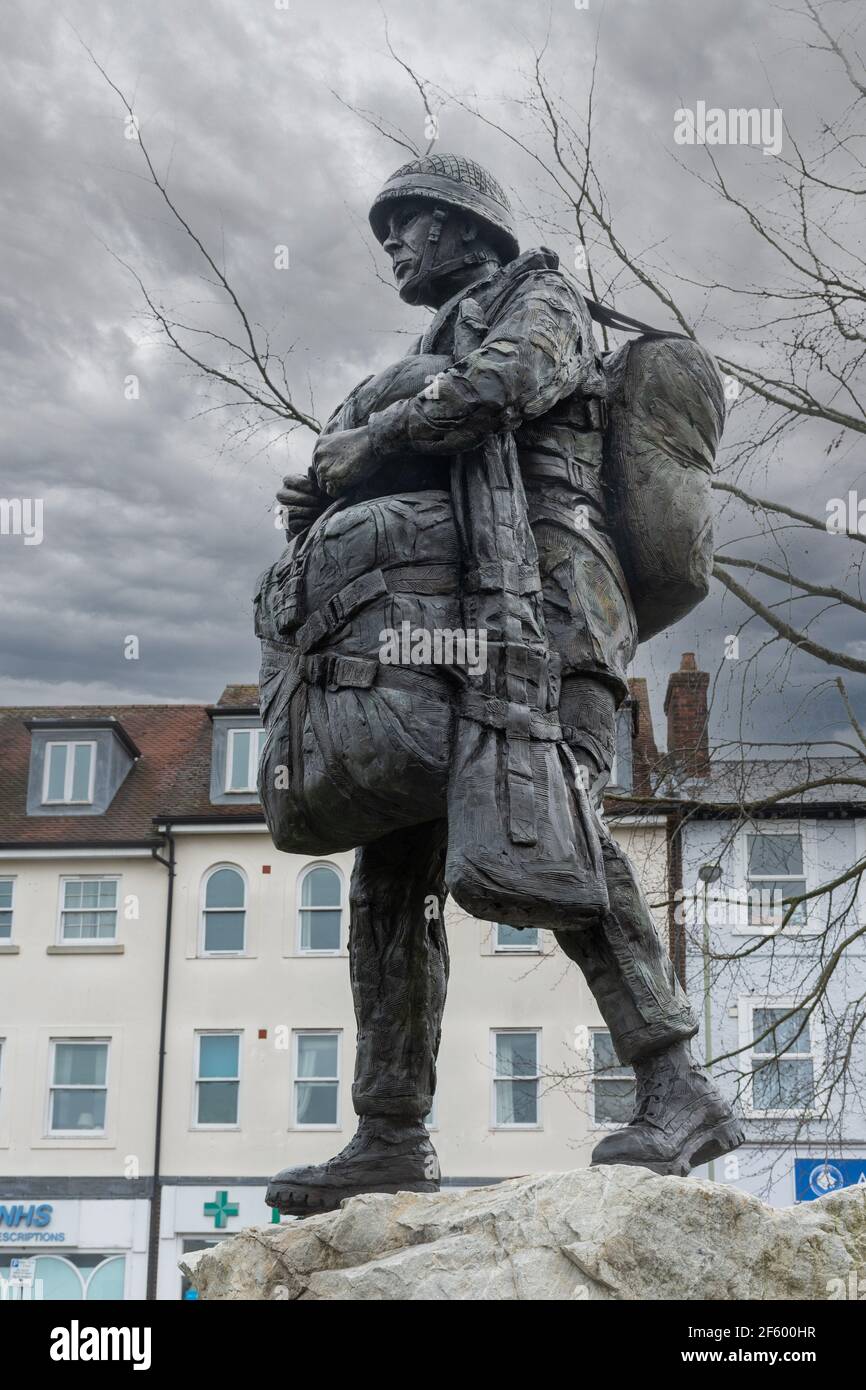 Statue 'The Airborne Soldier' unveiled in Princes Gardens, Aldershot ...