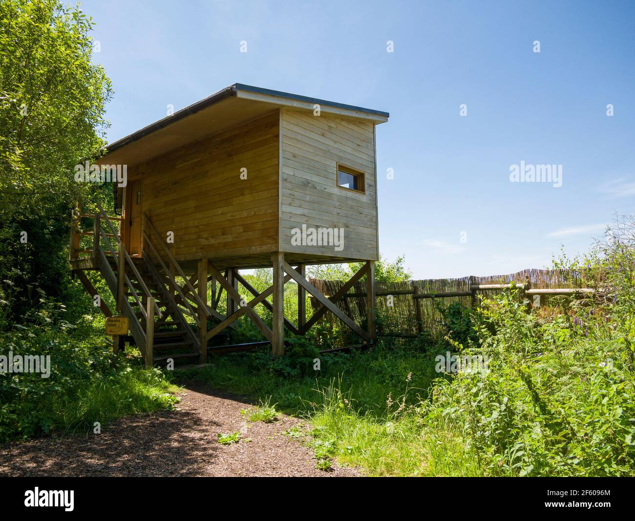 Noahs Hide, a birdwatching hide at Shapwick Heath National Nature Reserve, part of the Avalon Marshes in the Somerset Levels, England. Stock Photo