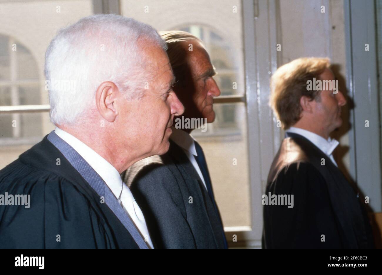 Rupprecht Bernbeck beim Prozess wegen Behandlungsfehlern gegen ihn als Chefarzt der Orthopädie im Krankenhaus Barmbek im Amtsgericht Hamburg, Deutschland 1988. Stock Photo