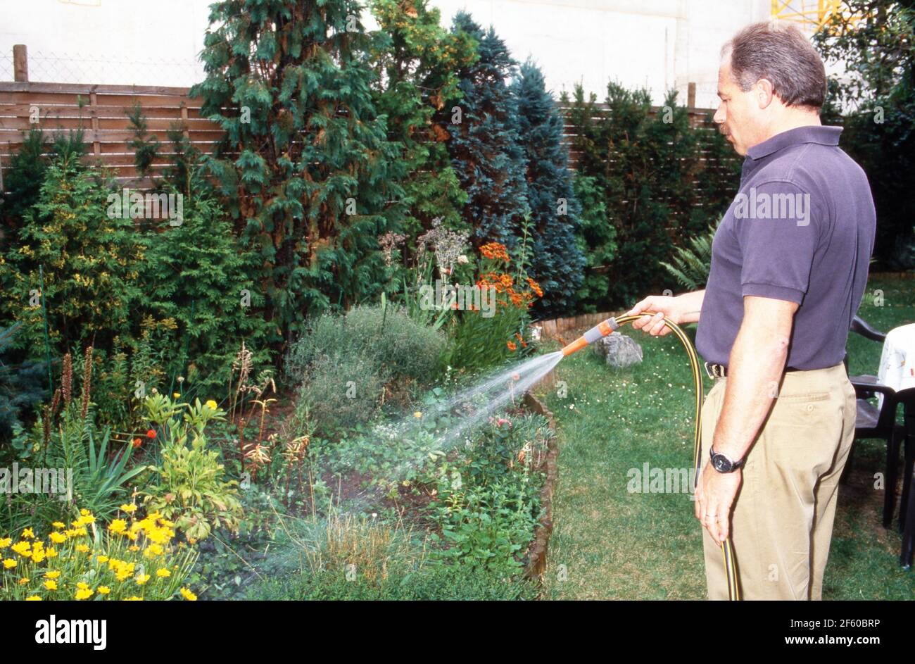 Verschwendung Garten sprengen wird verboten während der